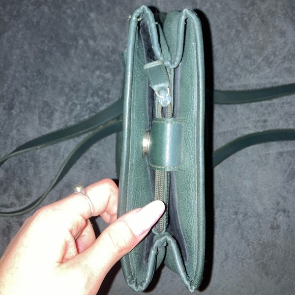 Vintage Guess Bag - Picture 3 of 4